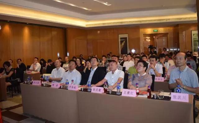 7月30日，《如何用投資人的眼光打造企業(yè)》高峰會暨邦盟匯駿與多多爽上市合作簽約儀式圓滿成功！